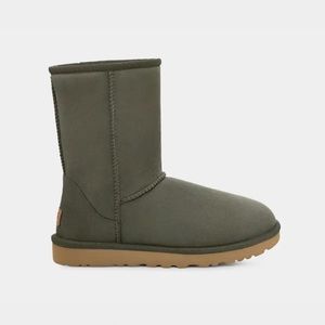 UGG Classic Short - Women’s